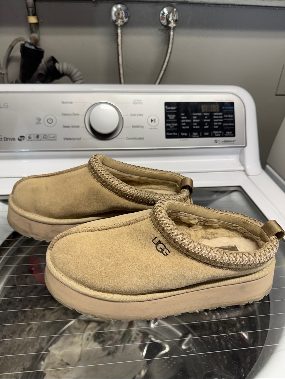 UGG Women’s Slip-On TAZZ Slippers in Chestnut Tan
